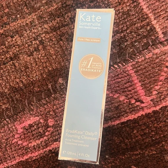 Kate Somerville EradiKate® 3% Sulfur Daily Foaming Cleanser 4 Fl Oz. - Picture 5 of 7